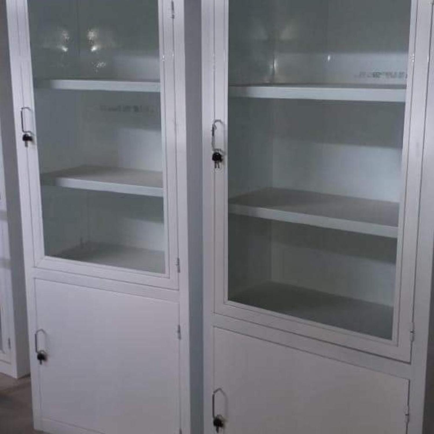 Lemari obat 1 pintu besi