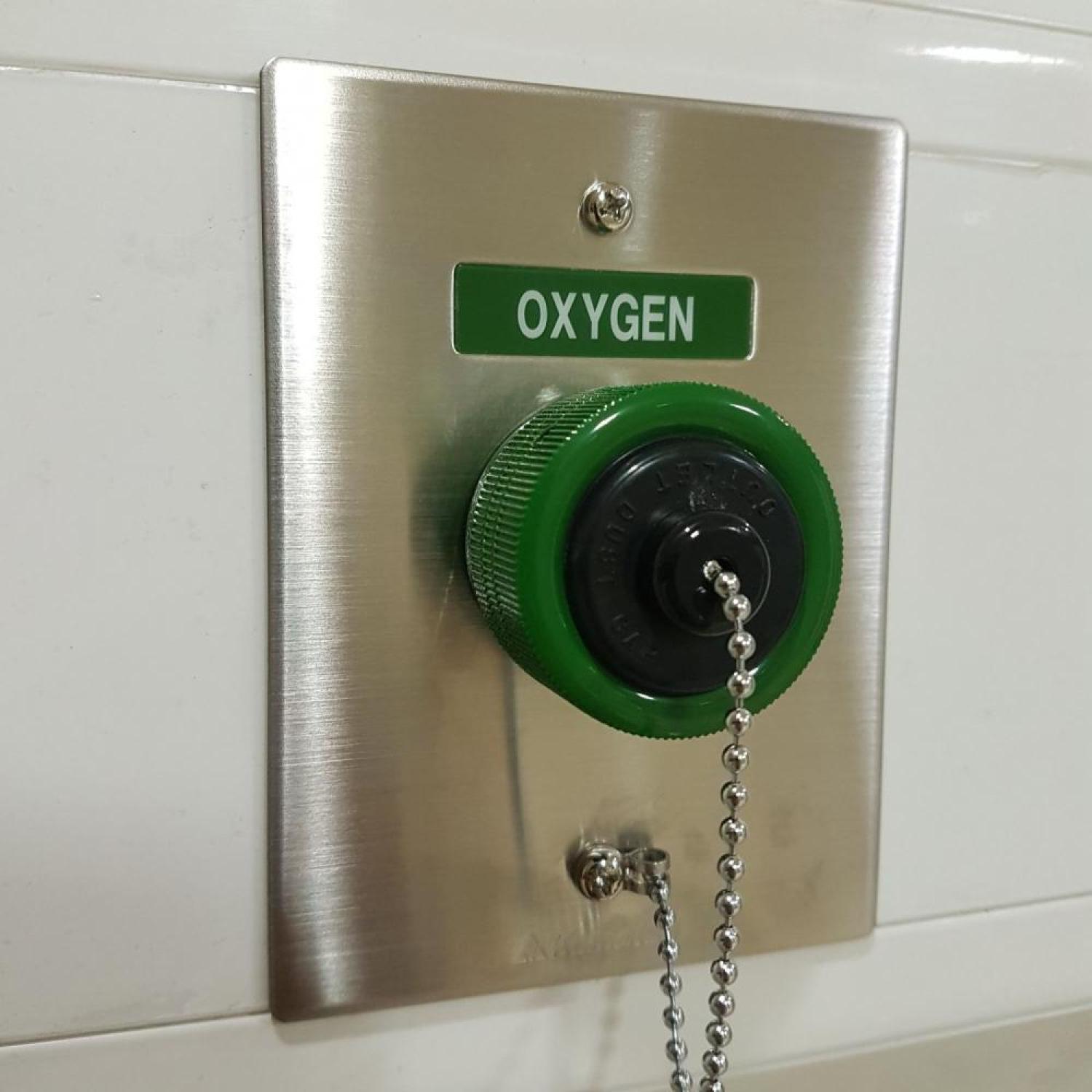 Wall Outlet Oxygen Type T1 Merk Komatsu - Seiki Japan