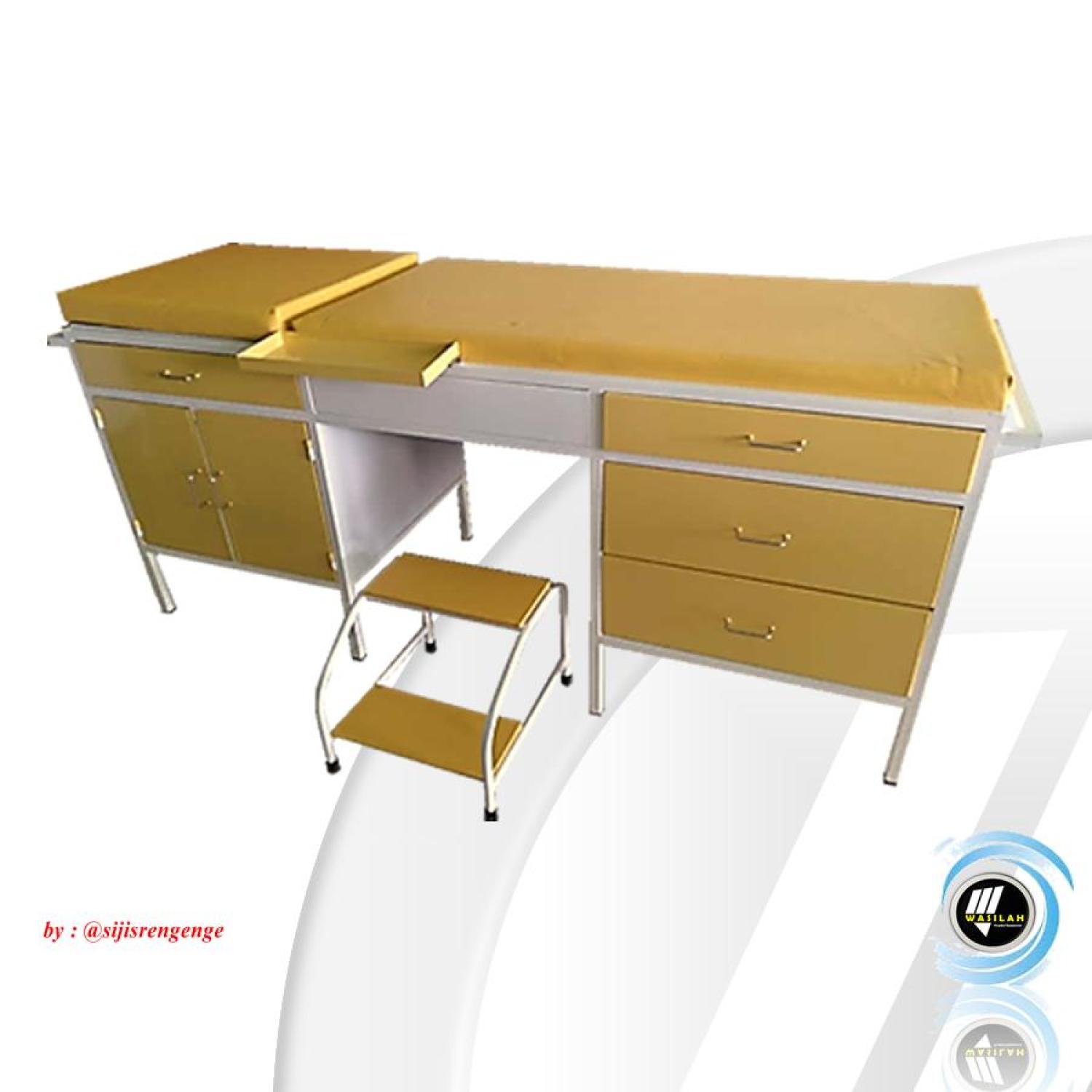 Meja Periksa Advance
