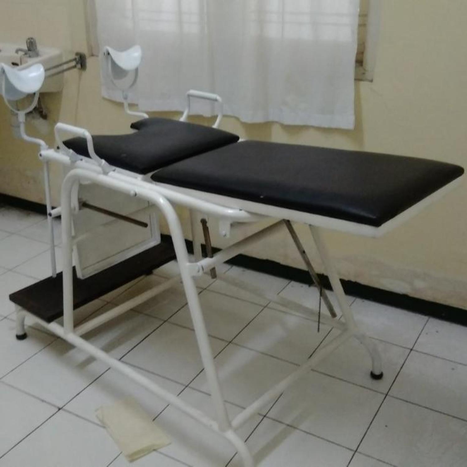 Dipan Gynecology Bed