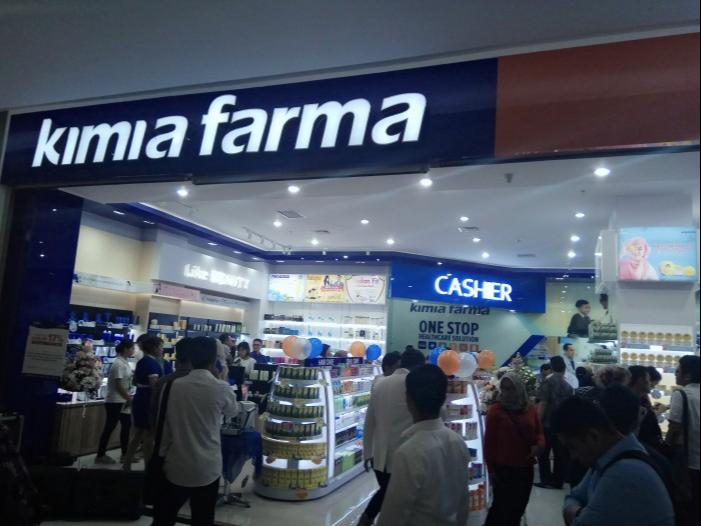Apotek Kimia Farma Green Pramuka Square